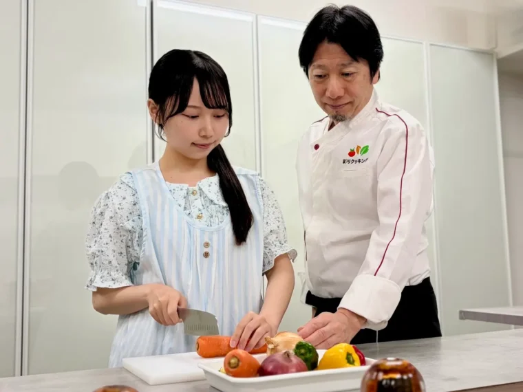 彩りクッキングは最初から完成まで一人で料理する
